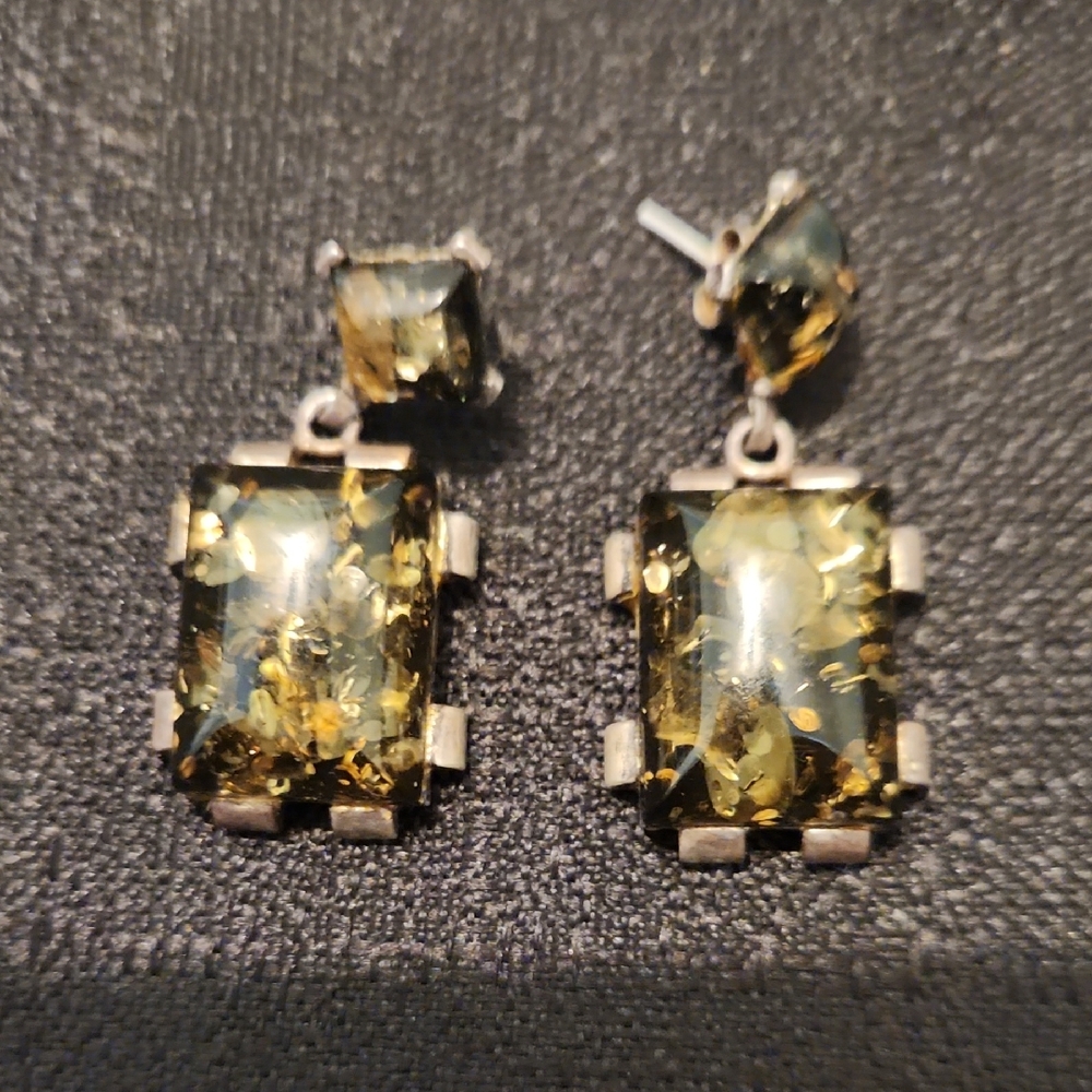 Vintage Handmade Sterling Silver Baltic Green Amber Gorgeus Da Gle Earrings.